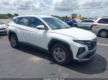  Salvage Hyundai TUCSON
