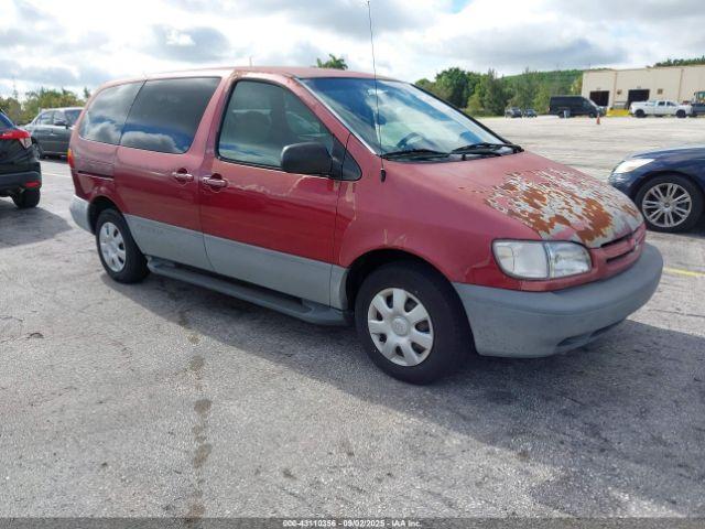  Salvage Toyota Sienna