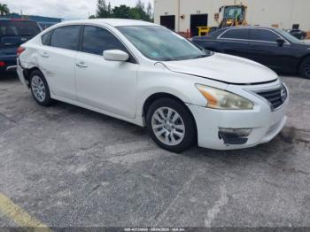  Salvage Nissan Altima