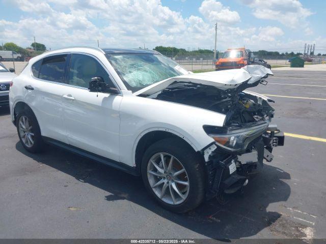  Salvage Alfa Romeo Stelvio