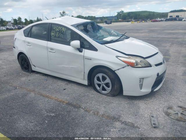  Salvage Toyota Prius