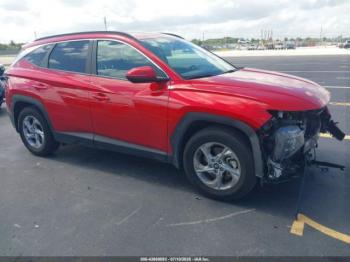  Salvage Hyundai TUCSON