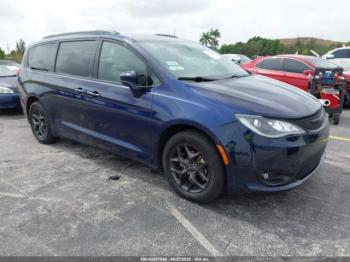  Salvage Chrysler Pacifica