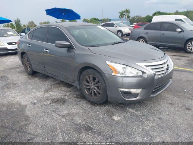  Salvage Nissan Altima