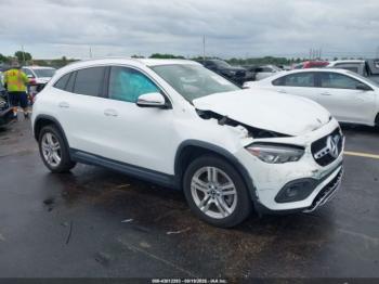  Salvage Mercedes-Benz GLA