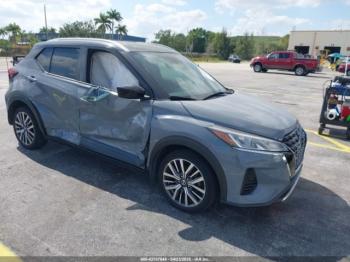  Salvage Nissan Kicks