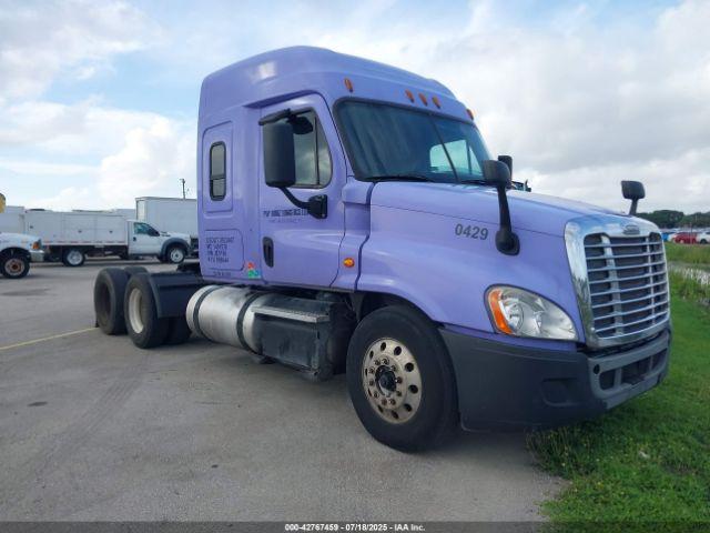  Salvage Freightliner Cascadia 125