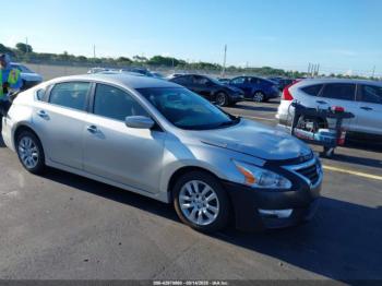  Salvage Nissan Altima