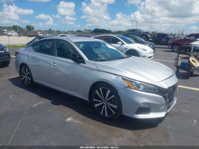  Salvage Nissan Altima