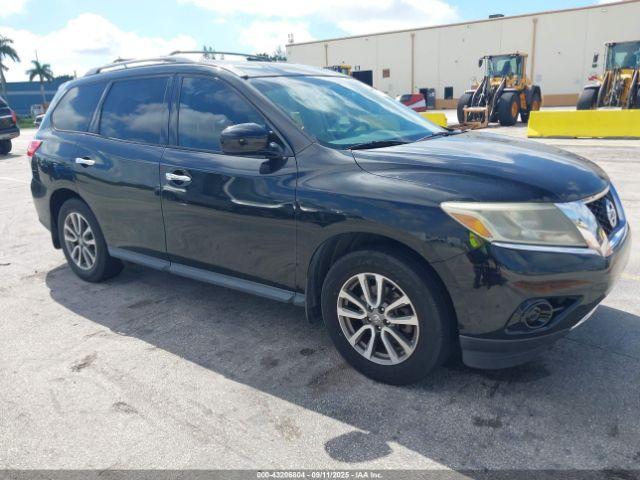  Salvage Nissan Pathfinder