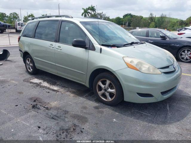  Salvage Toyota Sienna