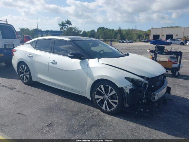  Salvage Nissan Maxima