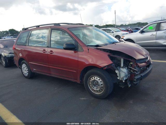  Salvage Toyota Sienna