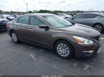  Salvage Nissan Altima