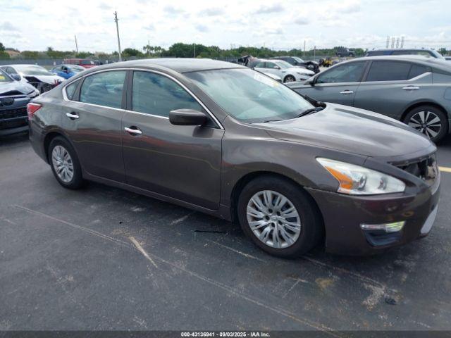 Salvage Nissan Altima