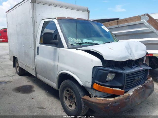  Salvage General Motors Savana Cutaway