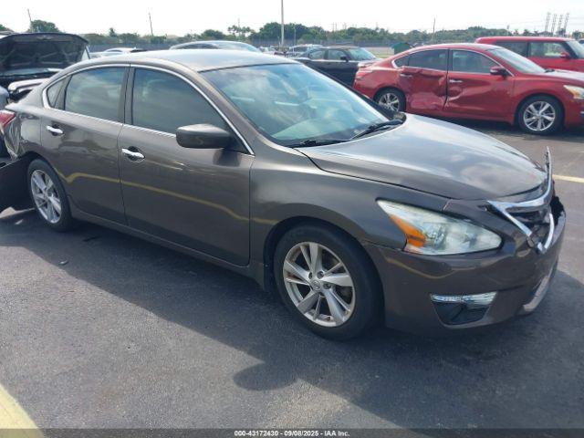  Salvage Nissan Altima