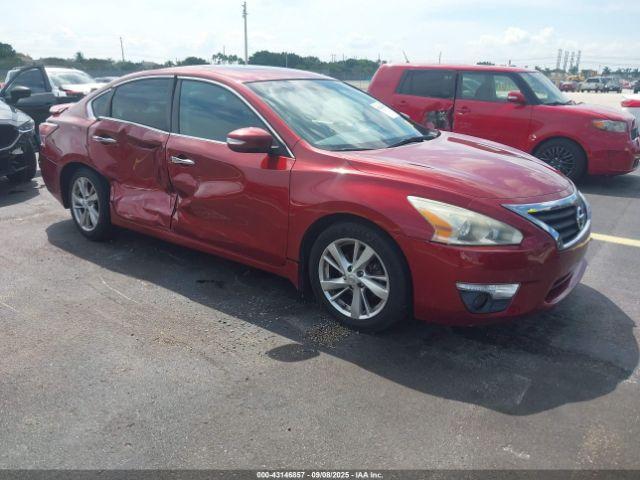  Salvage Nissan Altima