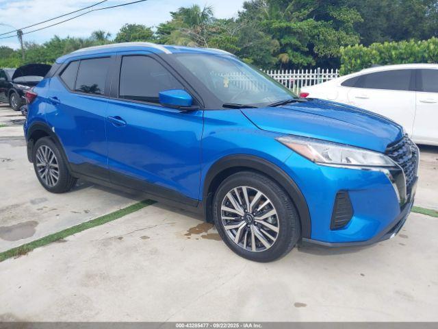  Salvage Nissan Kicks