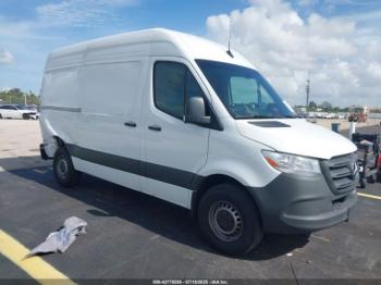  Salvage Mercedes-Benz Sprinter 2500