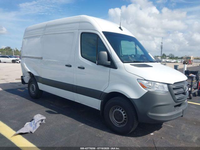  Salvage Mercedes-Benz Sprinter 2500