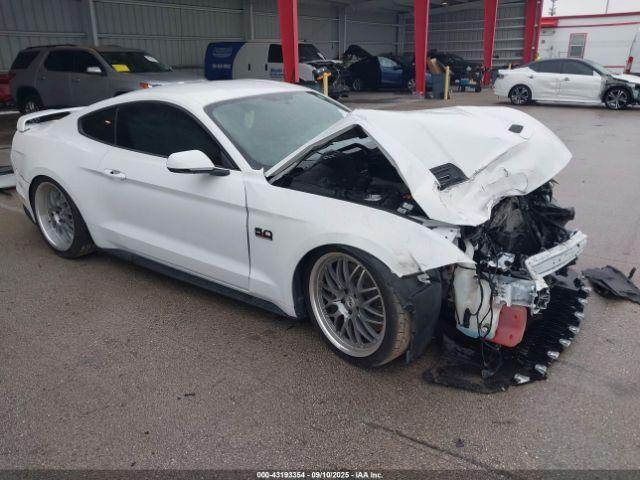 Salvage Ford Mustang