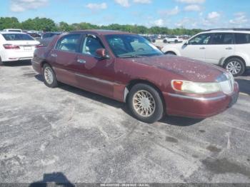  Salvage Lincoln Towncar