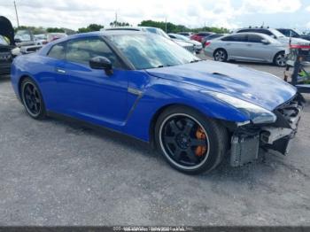  Salvage Nissan GT-R