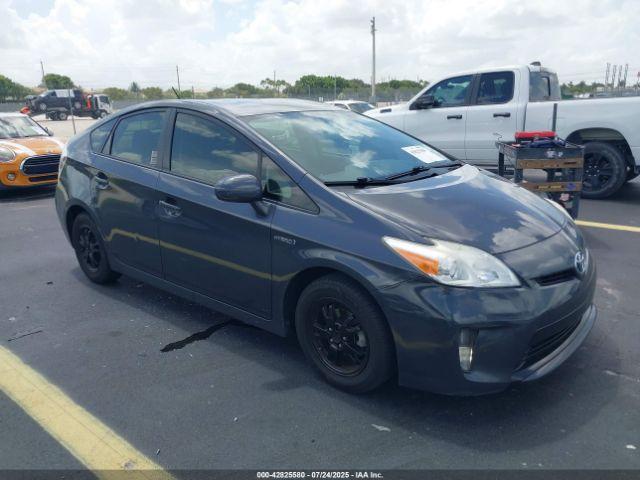  Salvage Toyota Prius