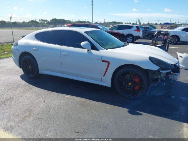  Salvage Porsche Panamera