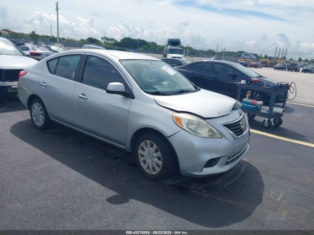  Salvage Nissan Versa