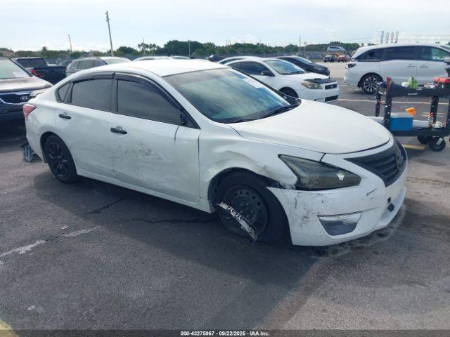  Salvage Nissan Altima