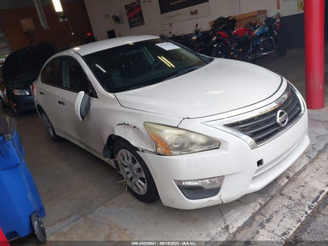  Salvage Nissan Altima