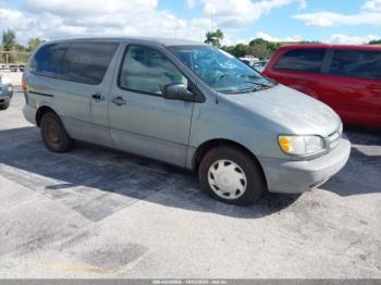 Salvage Toyota Sienna