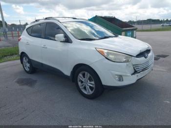 Salvage Hyundai TUCSON