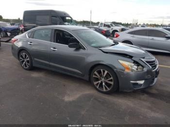  Salvage Nissan Altima