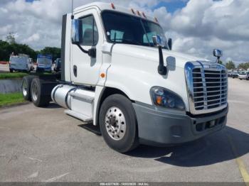  Salvage Freightliner Cascadia 125