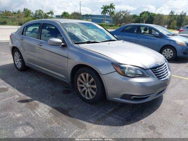  Salvage Chrysler 200