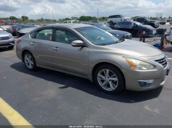  Salvage Nissan Altima