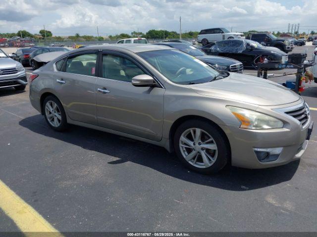  Salvage Nissan Altima