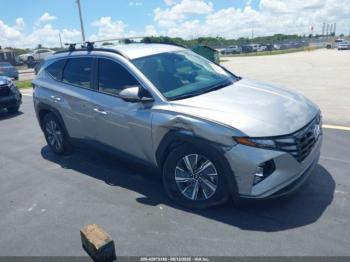  Salvage Hyundai TUCSON