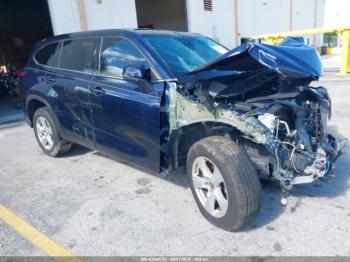  Salvage Toyota Highlander
