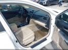 Toyota Camry Le Image 9