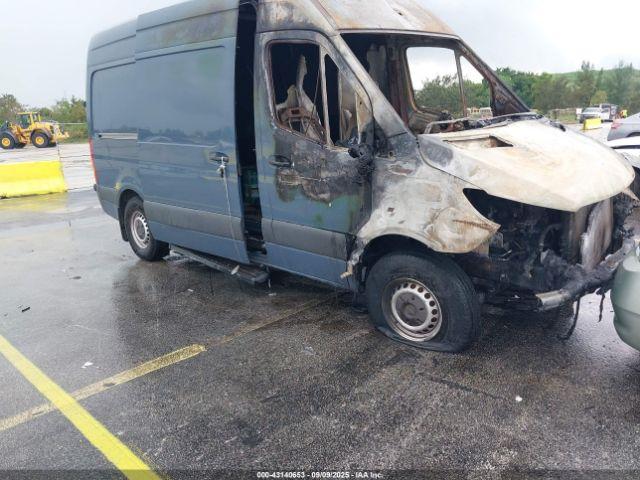  Salvage Mercedes-Benz Sprinter 2500