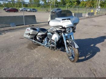  Salvage Harley-Davidson Flhxse