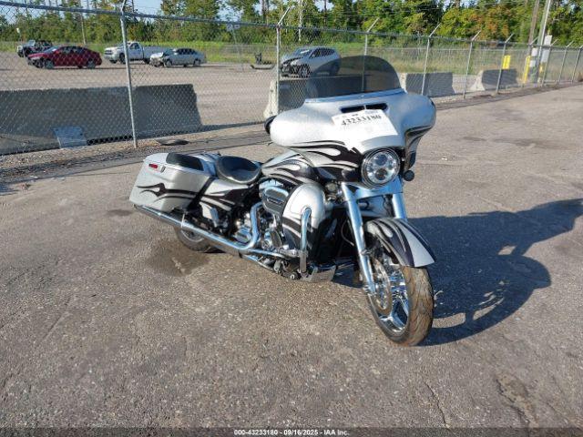  Salvage Harley-Davidson Flhxse