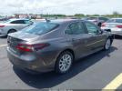 Toyota Camry Le Image 4