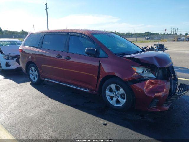  Salvage Toyota Sienna