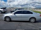 Volkswagen Passat 2.5l S Image 2