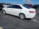 Toyota Camry Le Image 7